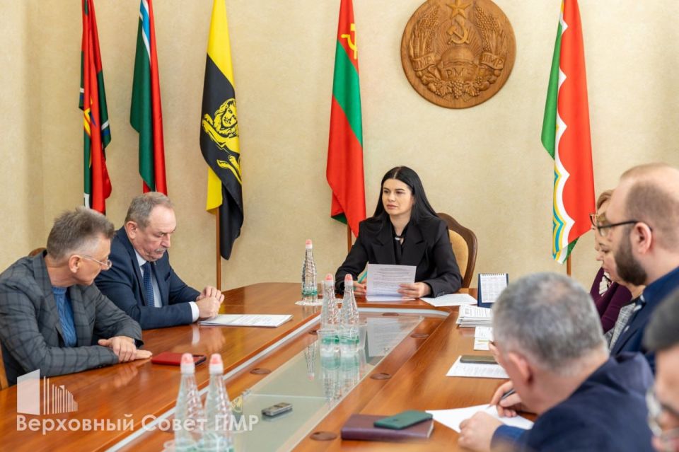 Указ президента о продлении режима ЧП в экономике рассмотрят 15 января на чрезвычайном заседании в Верховном Совете