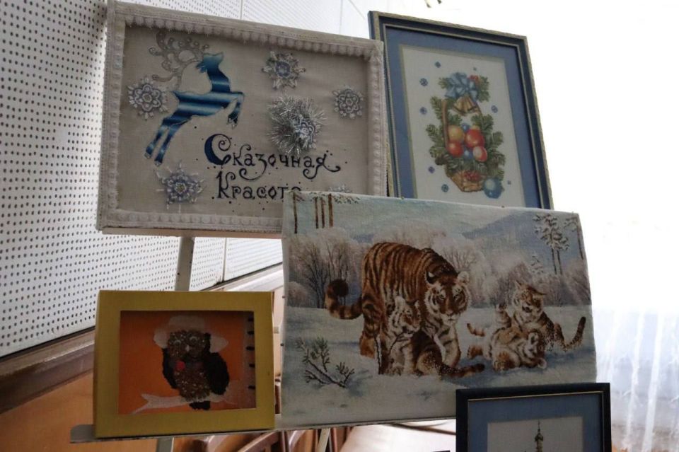 В Тираспольской городской библиотеке для юных тираспольчан провели игровое занятие «Поёт зима, аукает…»