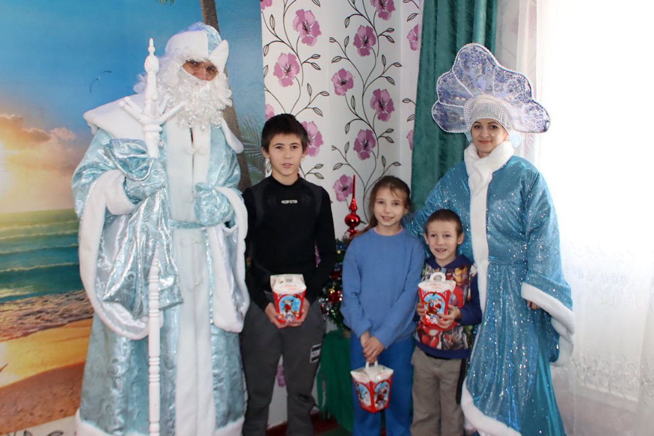 В Дубоссарском районе продолжается общественная благотворительная акция, посвященная Году приднестровского народа: люди собирают вещи, обувь, предметы быта, мебель, бытовую технику и развозят нуждающимся семьям В Дубоссарском районе продолжается общественная благотворительная акция, посвященная Году приднестровского народа: люди собирают вещи, обувь, предметы быта, мебель, бытовую технику и развозят нуждающимся семьям