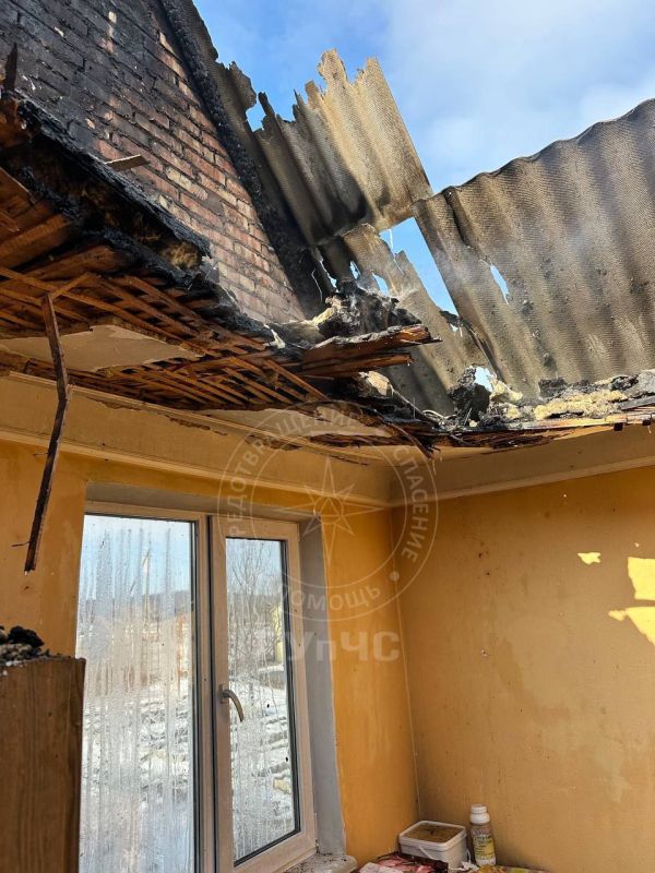 В НИКОЛЬСКОМ ГОРЕЛ ДВУХЭТАЖНЫЙ ДОМ В НИКОЛЬСКОМ ГОРЕЛ ДВУХЭТАЖНЫЙ ДОМ