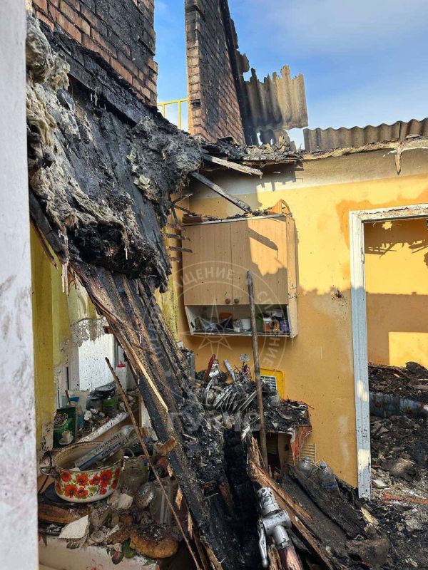 В НИКОЛЬСКОМ ГОРЕЛ ДВУХЭТАЖНЫЙ ДОМ В НИКОЛЬСКОМ ГОРЕЛ ДВУХЭТАЖНЫЙ ДОМ