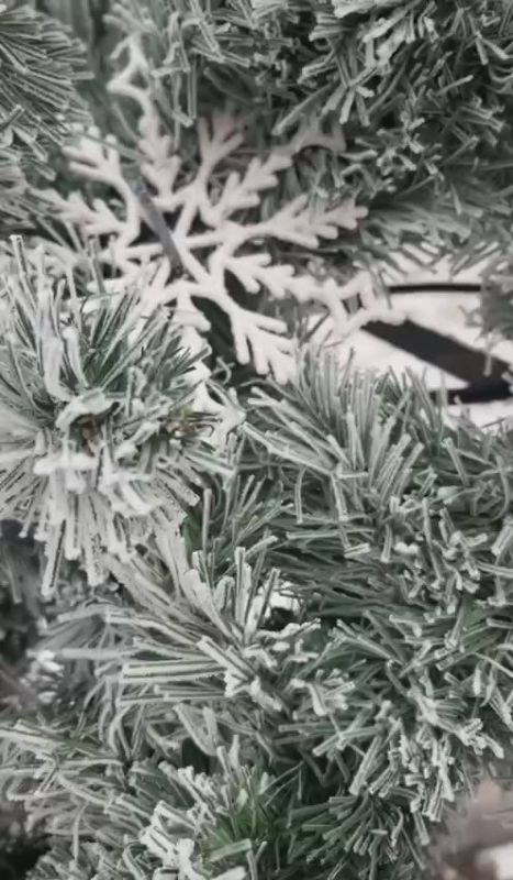 Серебро, огни и блёстки,. Целый мир из серебра!