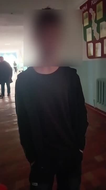 Подростки, которые провалились под лёд, оставили в Днестре телефон и две пары наушников