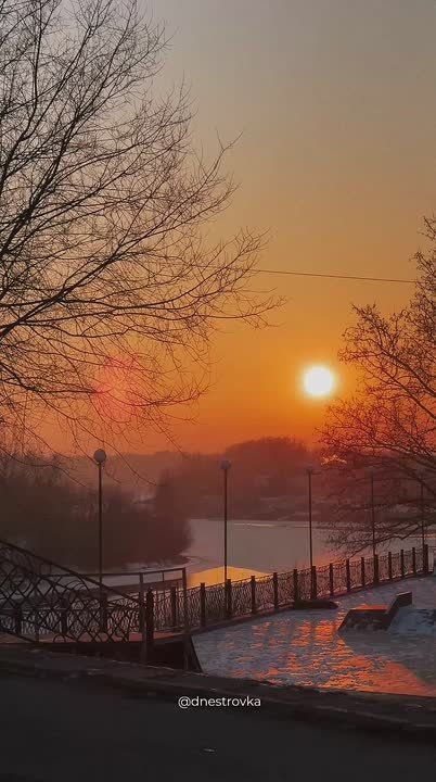 Морозный закат в столице. @dnestrovka