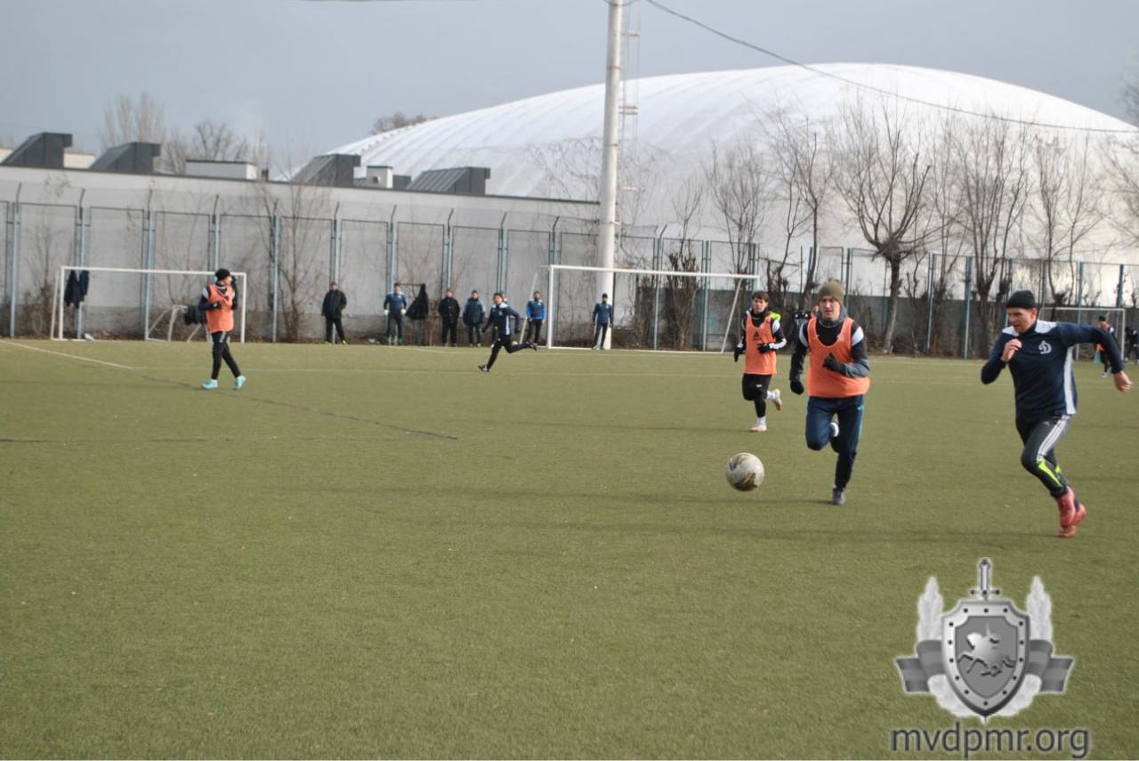 Футбол без компромиссов. В рамках третьего тура футбольного турнира «Ярна-2026» на поле 24 января вышли три состава ФК «Динамо-Слободзея» Футбол без компромиссов. В рамках третьего тура футбольного турнира «Ярна-2026» на поле 24 января вышли три состава ФК «Динамо-Слободзея»