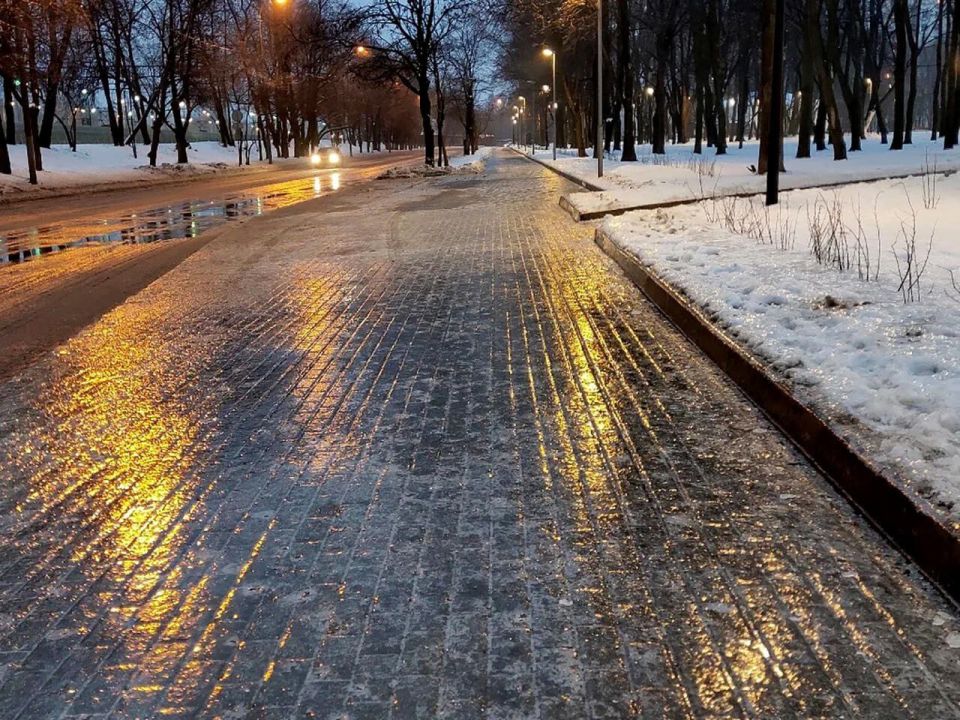 Осторожно: гололёд!. В республике сохраняются неблагоприятные погодные условия