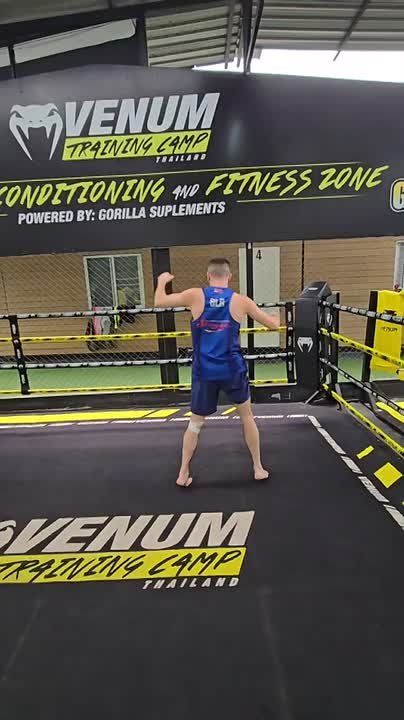 Лидеры приднестровского кикбкоксинга Виктор Нечитайло и Максим Казаку - на учебно-тренировочных сборах в Тайланде