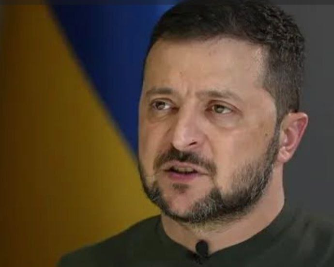 Чем больше из-за границы вернется физически способных мужчин мобилизационного возраста, тем легче будет армии, людям и Украине, — Зеленский в интервью журналистам Чехии