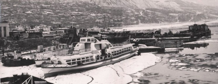 Речной порт в Рыбнице. Пассажирский теплоход «Литва» у причала