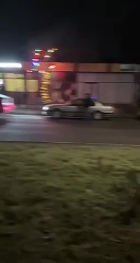 Машина влетела в забор Дворца республики со стороны Свердлова