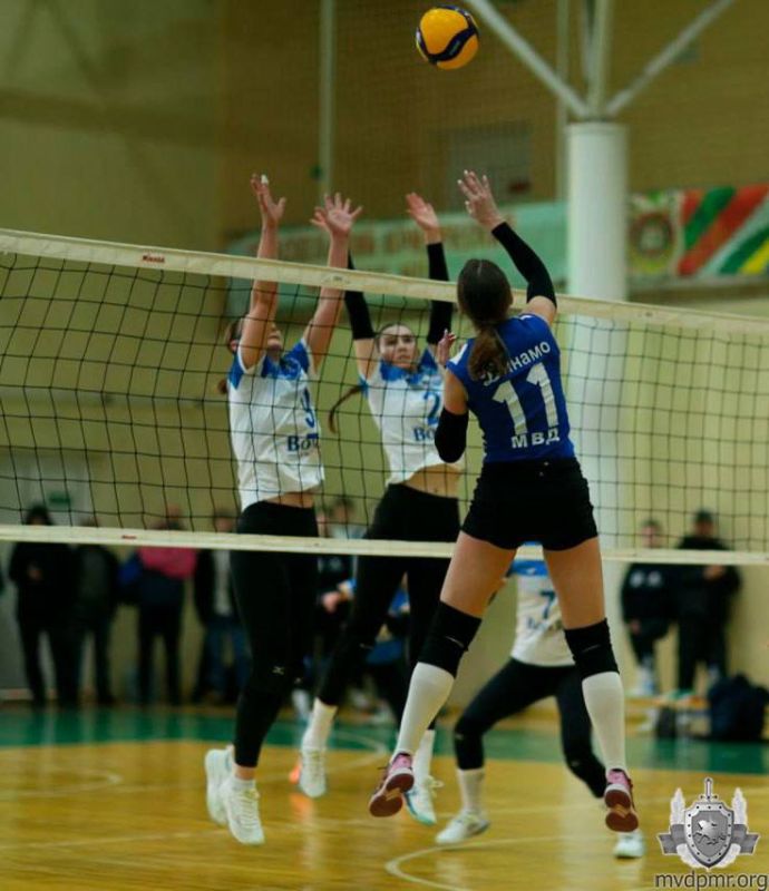 Упорная борьба с лидерами чемпионата Молдавии по волейболу Упорная борьба с лидерами чемпионата Молдавии по волейболу
