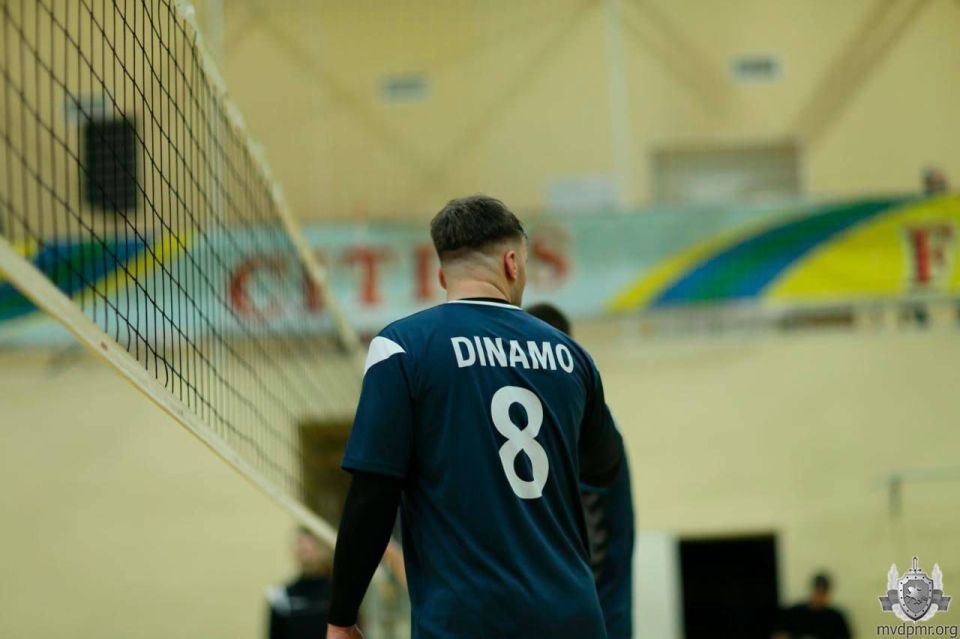 Упорная борьба с лидерами чемпионата Молдавии по волейболу Упорная борьба с лидерами чемпионата Молдавии по волейболу