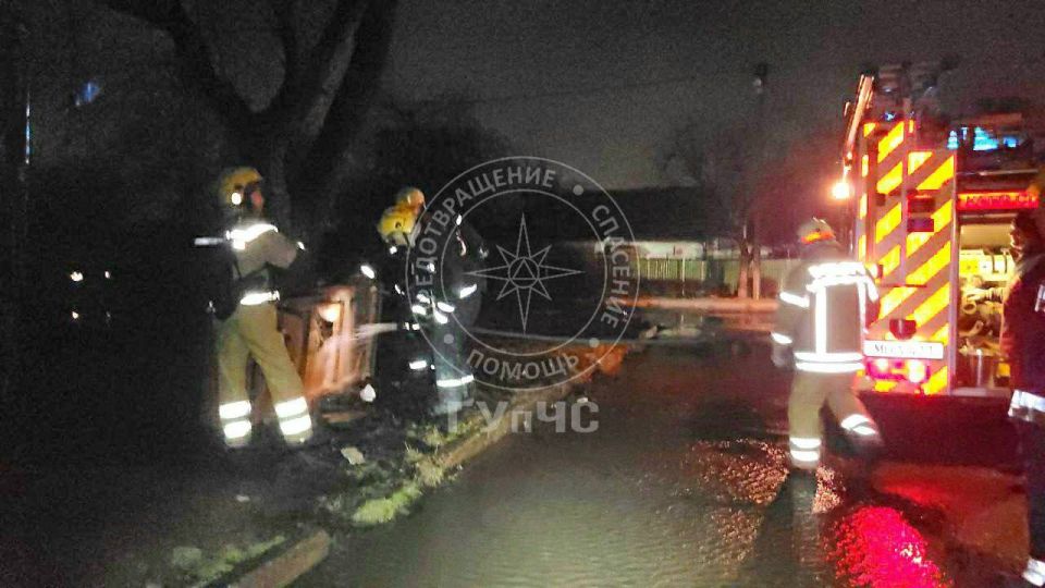 Пожар в Тирасполе. В ночь на 16 февраля жители одного из домов в Кировском микрорайоне почувствовали запах дыма из соседней квартиры Пожар в Тирасполе. В ночь на 16 февраля жители одного из домов в Кировском микрорайоне почувствовали запах дыма из соседней квартиры