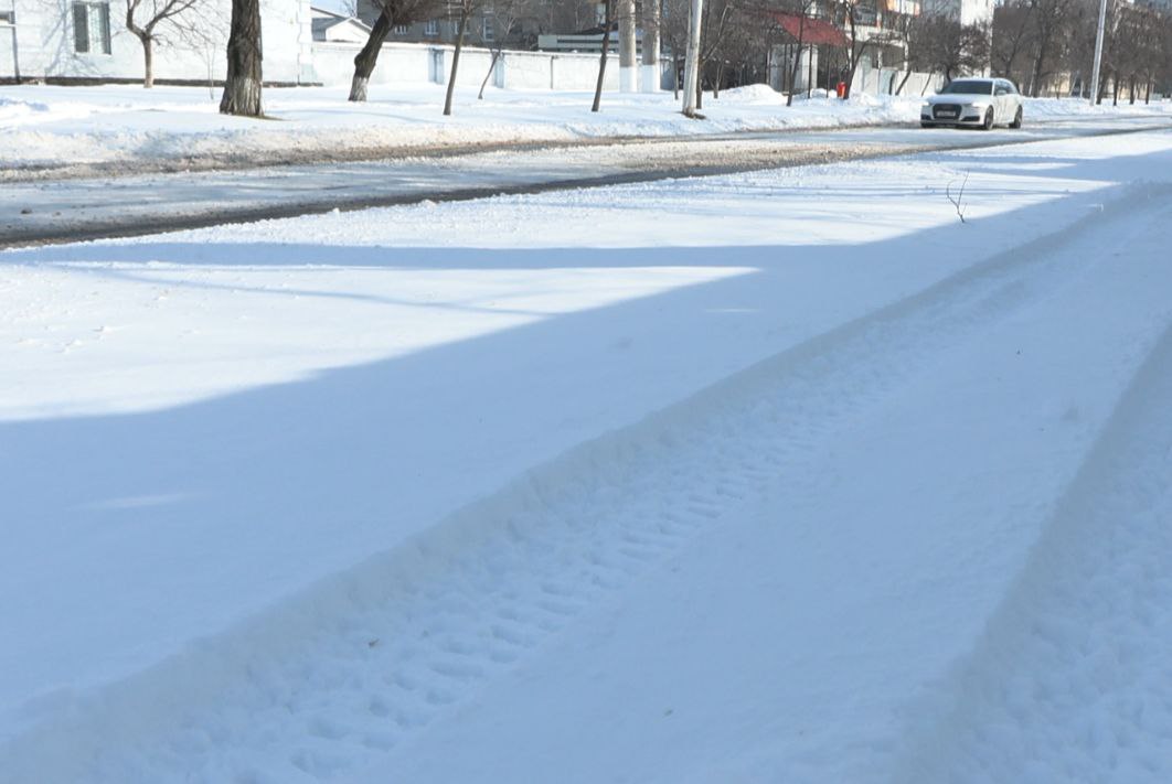Импровизированный субботник начали в 6:30 утра Импровизированный субботник начали в 6:30 утра