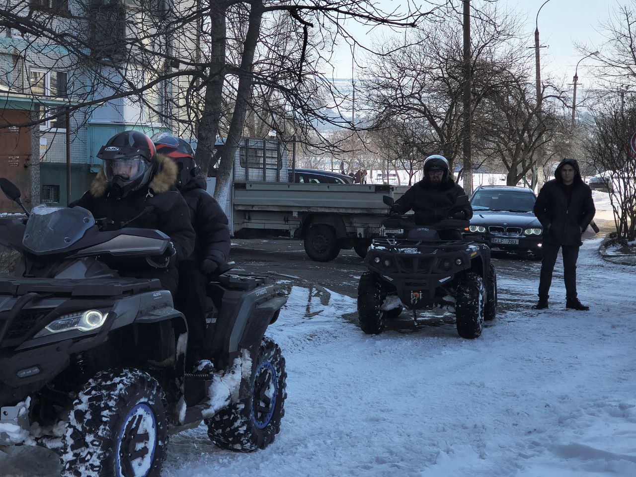 Импровизированный субботник начали в 6:30 утра