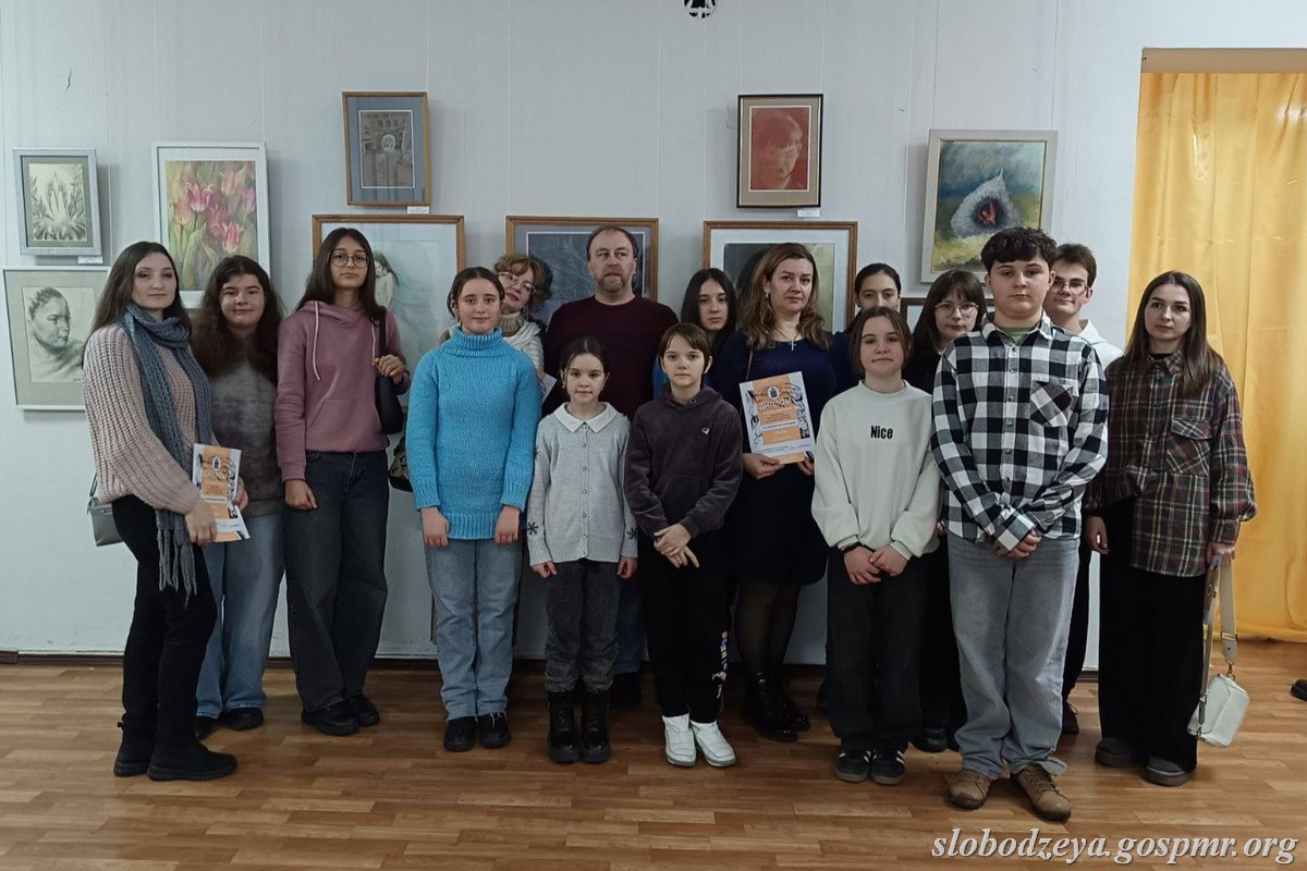 Педагоги-художники Слободзейского района представили свои работы на выставке в Рыбнице Педагоги-художники Слободзейского района представили свои работы на выставке в Рыбнице