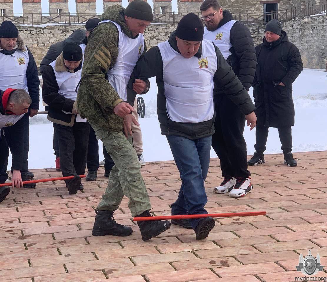 Сильный боец везде молодец Сильный боец везде молодец