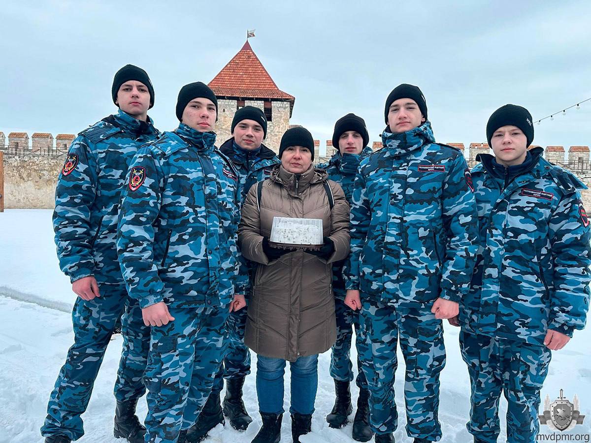 Сильный боец везде молодец Сильный боец везде молодец