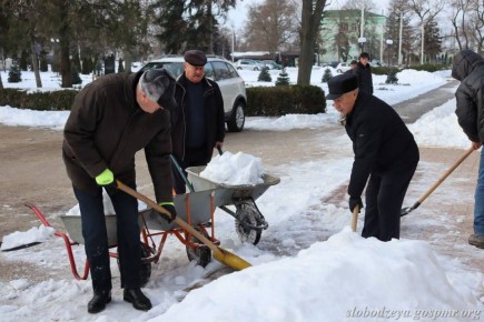 Снежный субботник в Слободзее