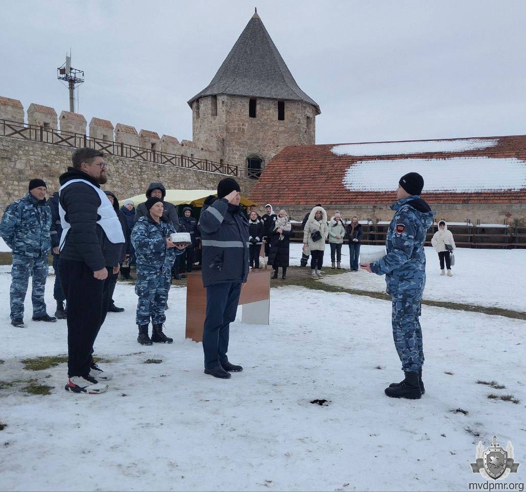 Сильный боец везде молодец Сильный боец везде молодец
