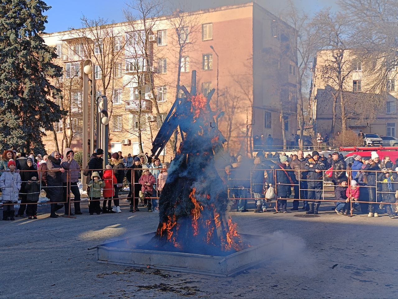 Время улыбок, песен и солнечных дней — приближается пора весенних чудес! Весна будет обязательно яркой и теплой! Время улыбок, песен и солнечных дней — приближается пора весенних чудес! Весна будет обязательно яркой и теплой!
