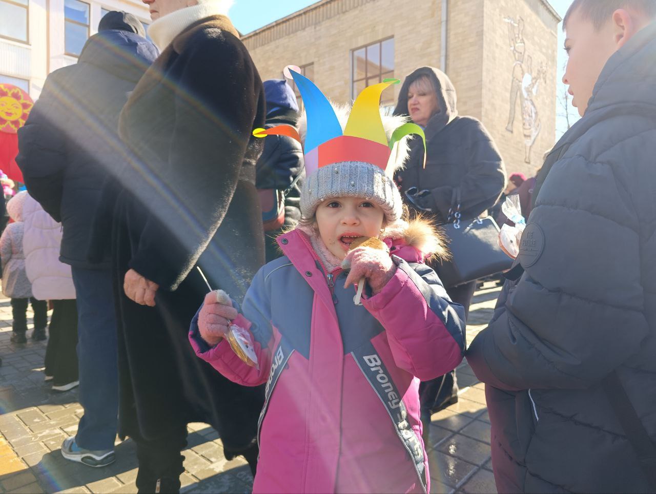 Время улыбок, песен и солнечных дней — приближается пора весенних чудес! Весна будет обязательно яркой и теплой! Время улыбок, песен и солнечных дней — приближается пора весенних чудес! Весна будет обязательно яркой и теплой!