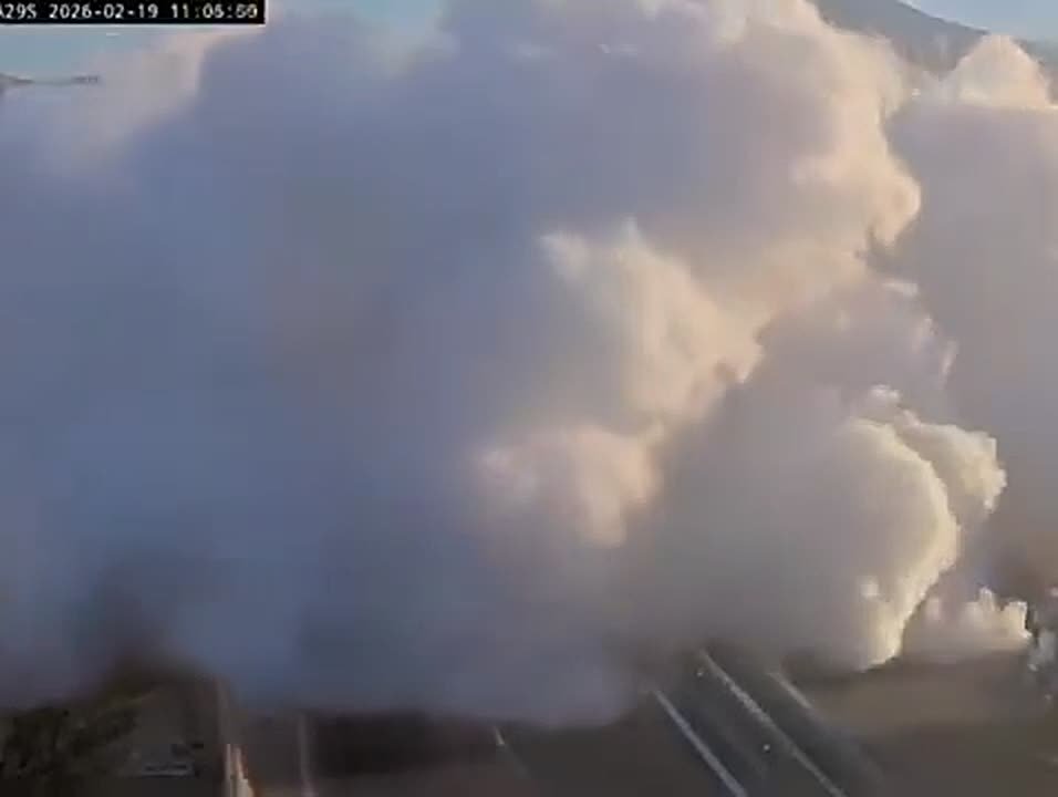 Жуткое видео из Чили: на оживленной трассе взлетел на воздух грузовик, перевозивший газ