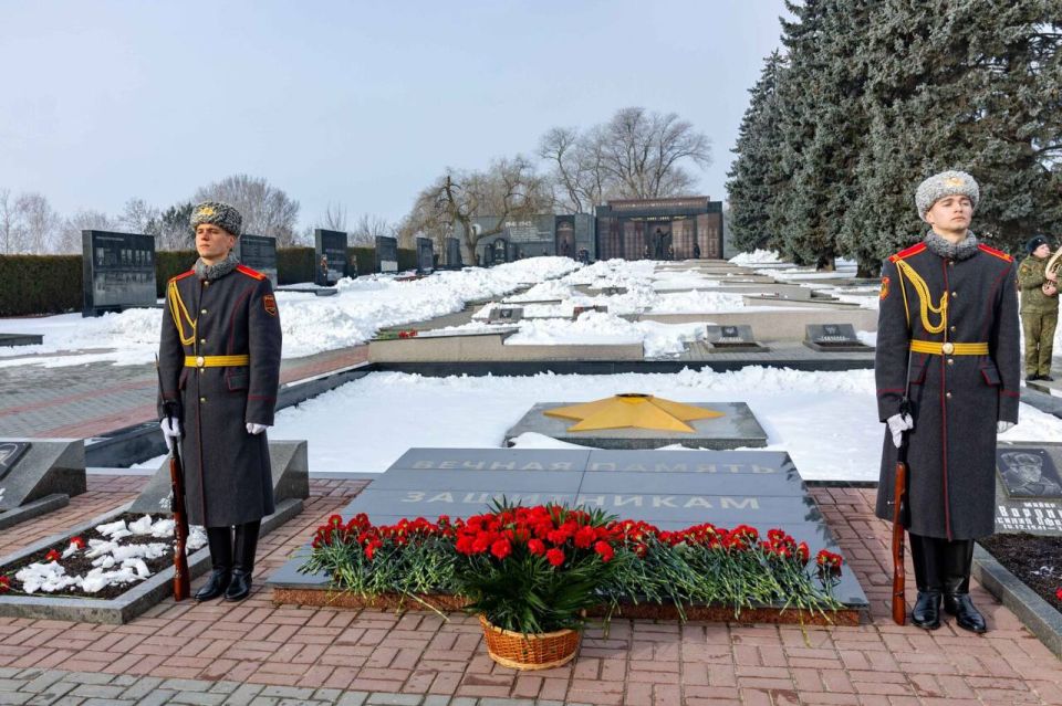 ПОДВИГ ПОКОЛЕНИЙ: В ТИРАСПОЛЕ ПОЧТИЛИ ПАМЯТЬ ЗАЩИТНИКОВ ОТЕЧЕСТВА