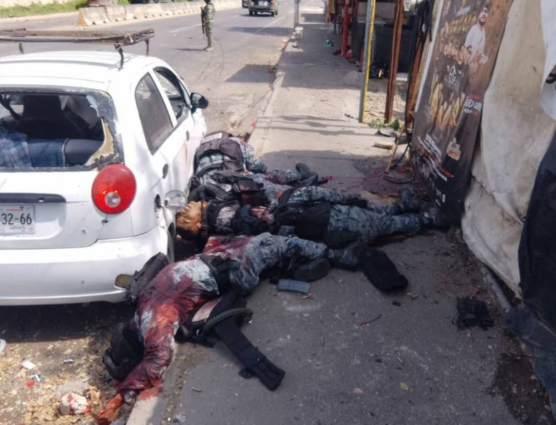 В Мексике продолжаются интенсивные боестолкновения армии и полиции с боевиками картеля "Халиско" и ряда других картелей В Мексике продолжаются интенсивные боестолкновения армии и полиции с боевиками картеля "Халиско" и ряда других картелей