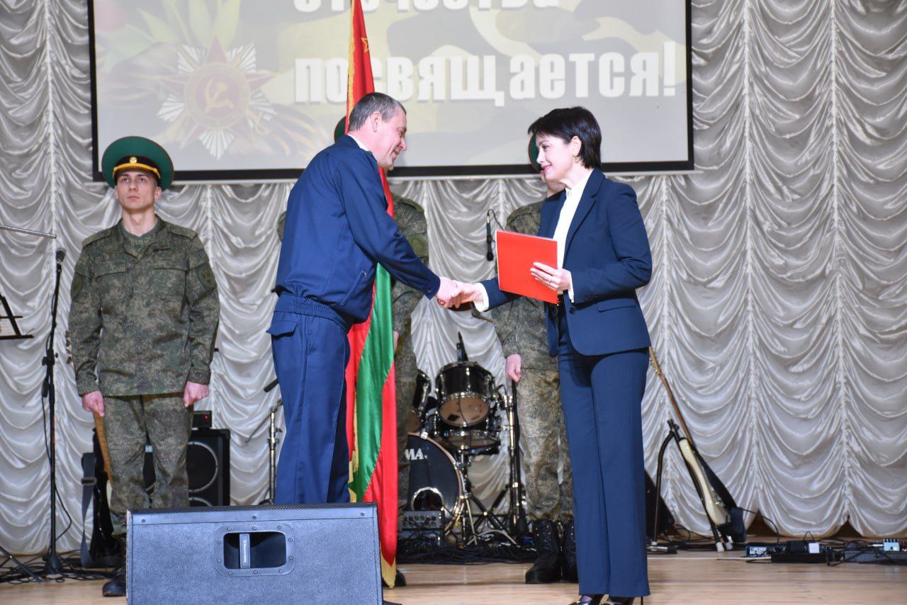 В Каменке отметили День защитника Отечества В Каменке отметили День защитника Отечества