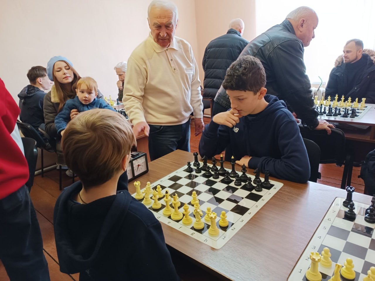 21 февраля в Каменской СДЮШОР прошло личное первенство Каменского района по шахматам среди взрослых и молодёжи, посвящённое Дню защитника Отечества 21 февраля в Каменской СДЮШОР прошло личное первенство Каменского района по шахматам среди взрослых и молодёжи, посвящённое Дню защитника Отечества