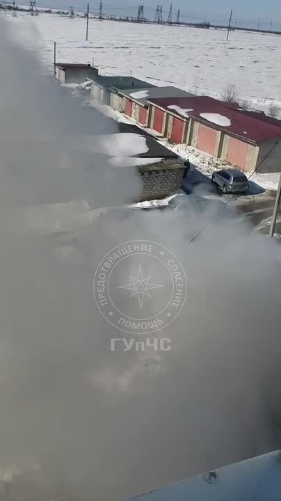 В воскресенье в Днестровске произошёл пожар – на парковке у многоэтажки загорелся Mercedes