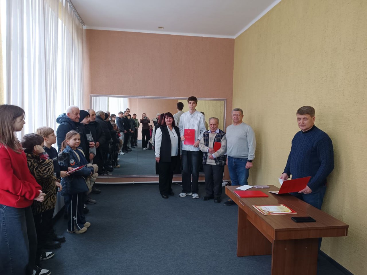 21 февраля в Каменской СДЮШОР прошло личное первенство Каменского района по шахматам среди взрослых и молодёжи, посвящённое Дню защитника Отечества 21 февраля в Каменской СДЮШОР прошло личное первенство Каменского района по шахматам среди взрослых и молодёжи, посвящённое Дню защитника Отечества