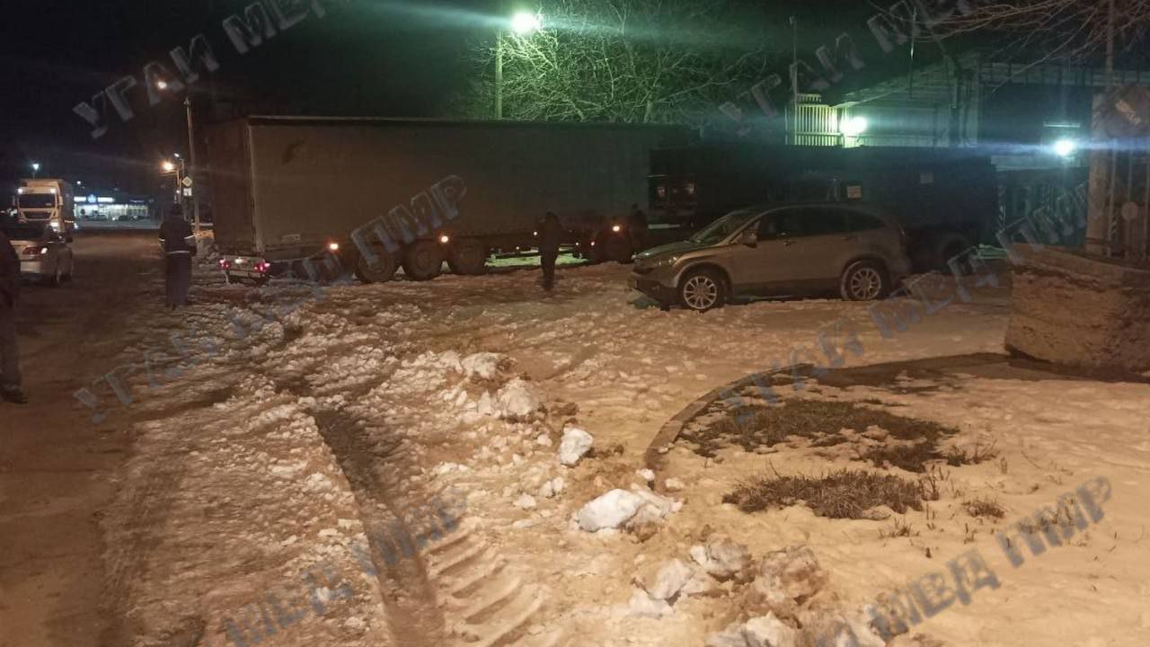 В Бендерах на улице Дружбы водитель Lexus сбил мужчину, находившегося на проезжей части