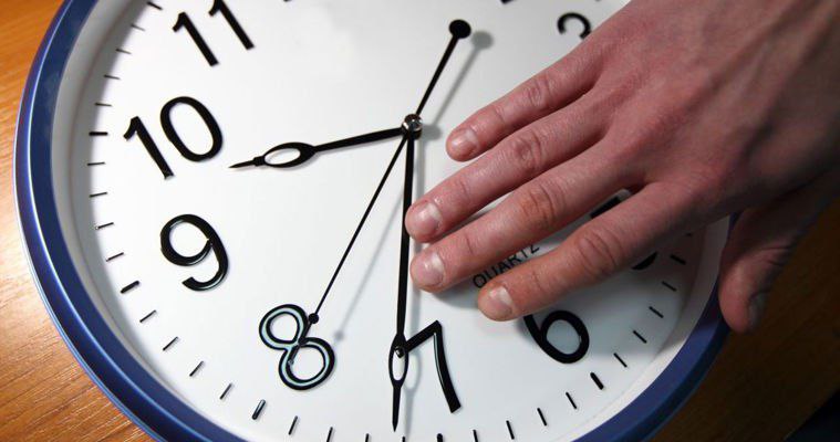 В Молдове отменили советскую норму о переводе часов