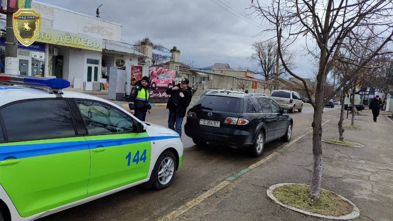 В Дубоссарах сотрудники Госавтоинспекции провели рейд с использованием эвакуатора В Дубоссарах сотрудники Госавтоинспекции провели рейд с использованием эвакуатора