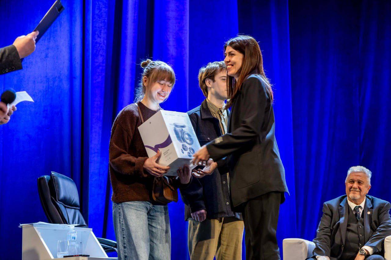 Цифровая эпоха в лицах и эмоциях: самые яркие моменты форума «Технобэк» в фотокадрах Виктора Громова Цифровая эпоха в лицах и эмоциях: самые яркие моменты форума «Технобэк» в фотокадрах Виктора Громова