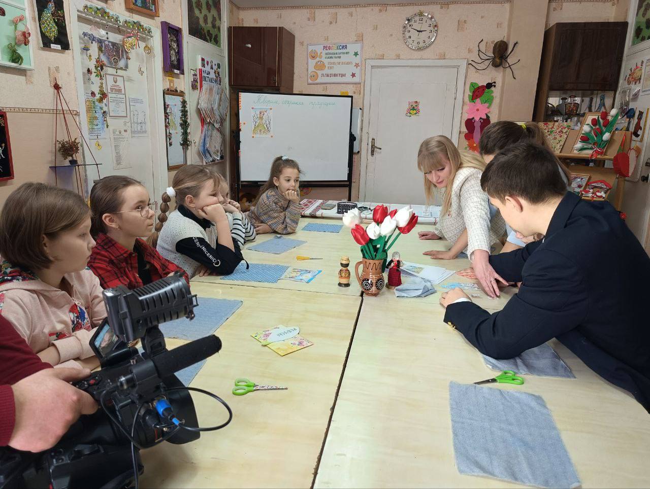 Творим, сохраняя традиции. В кружке «Бусинка за бусинкой» филиала ДДЮТ «Радуга» прошёл открытый урок и мастер-класс по изготовлению мэрцишоров из бисера Творим, сохраняя традиции. В кружке «Бусинка за бусинкой» филиала ДДЮТ «Радуга» прошёл открытый урок и мастер-класс по изготовлению мэрцишоров из бисера