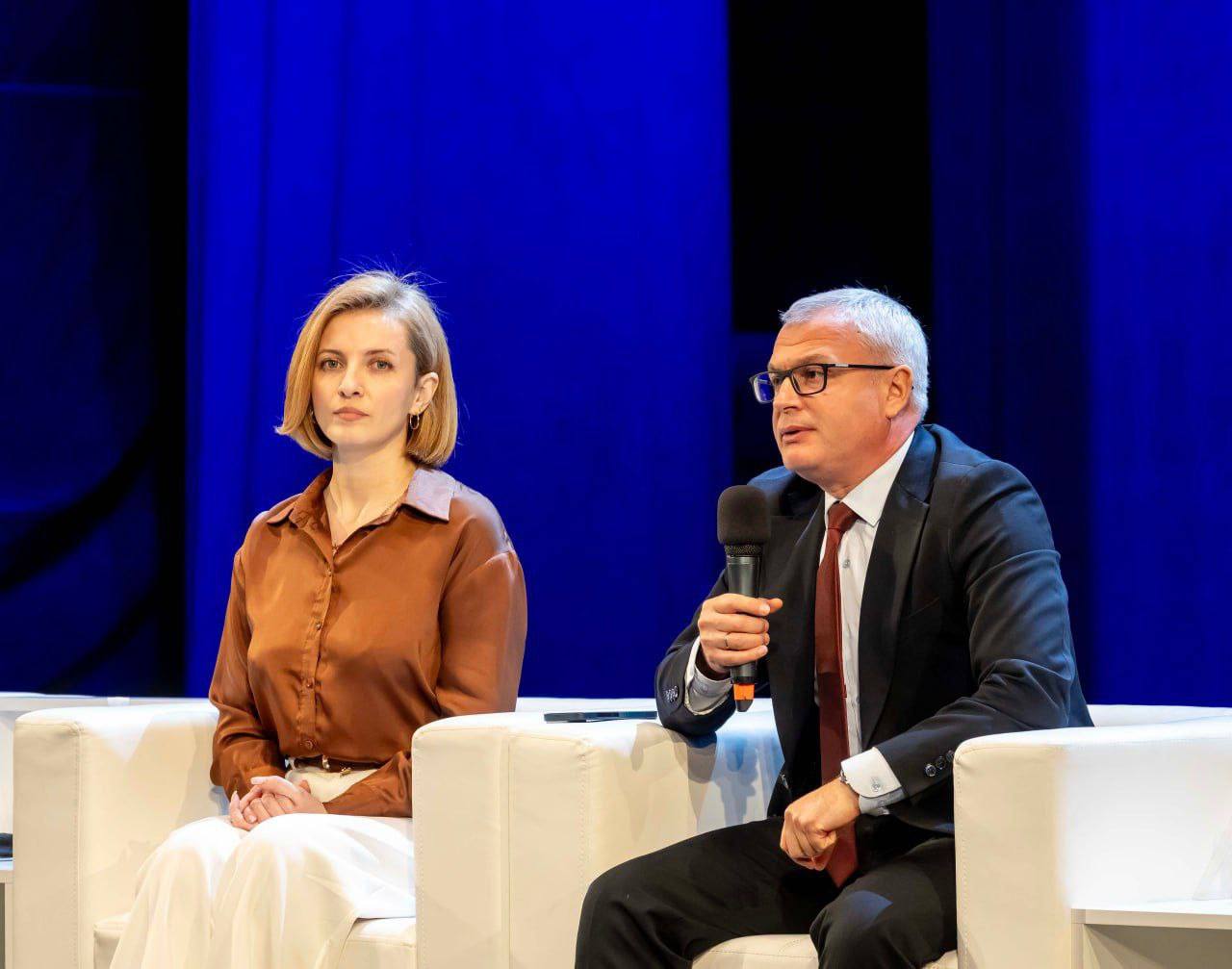 Цифровая эпоха в лицах и эмоциях: самые яркие моменты форума «Технобэк» в фотокадрах Виктора Громова Цифровая эпоха в лицах и эмоциях: самые яркие моменты форума «Технобэк» в фотокадрах Виктора Громова