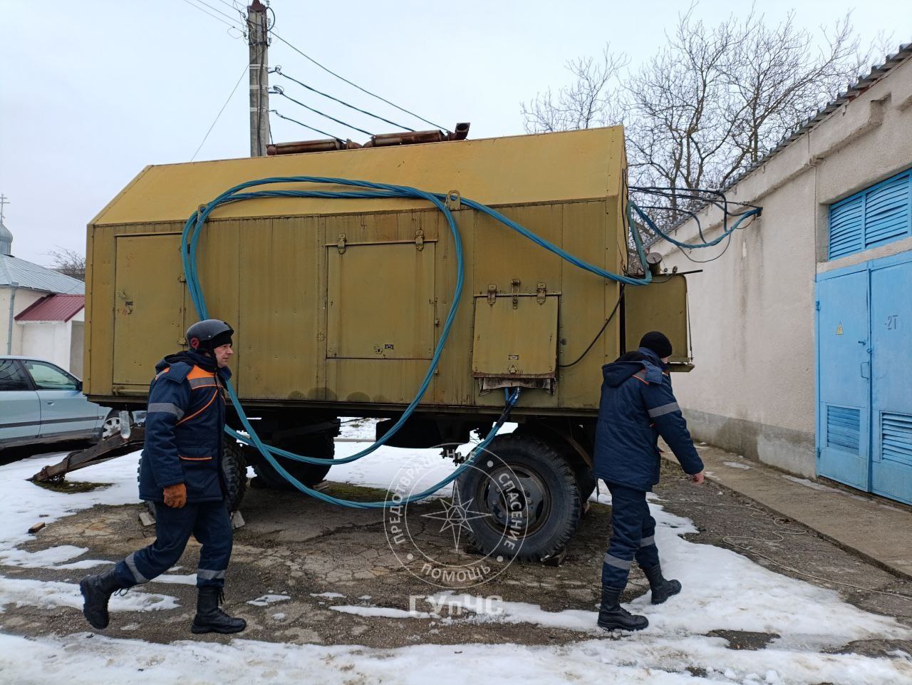 Снегопад, сугробы, гололёд и блэкаут – легенда масштабных учений Гражданской защиты в Слободзее Снегопад, сугробы, гололёд и блэкаут – легенда масштабных учений Гражданской защиты в Слободзее