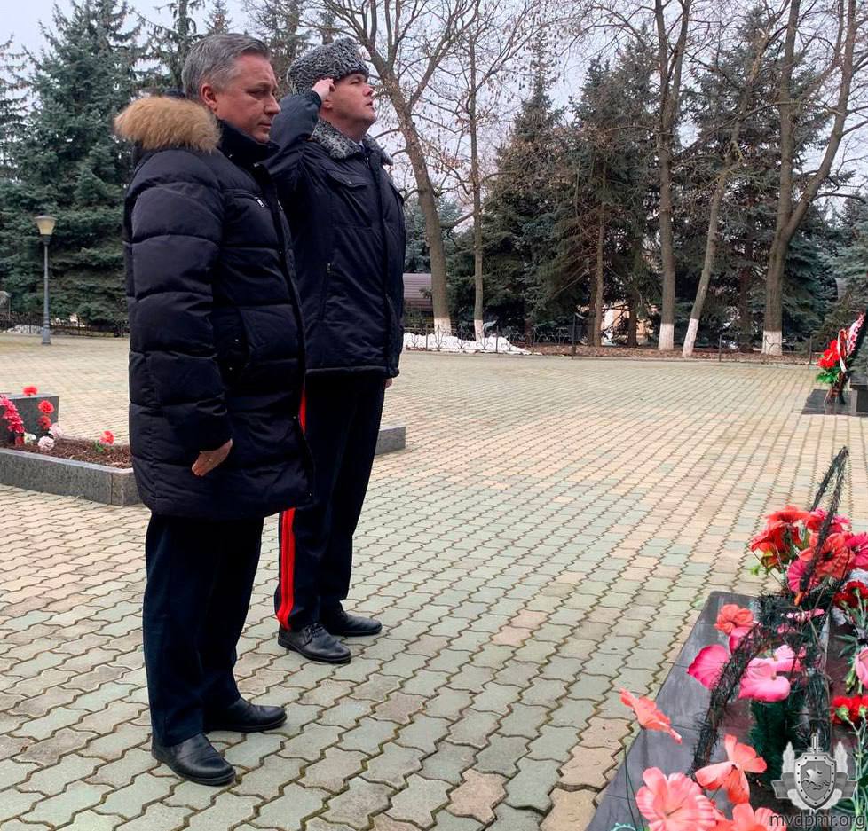 Вечная слава павшим героям! Вечная слава павшим героям!