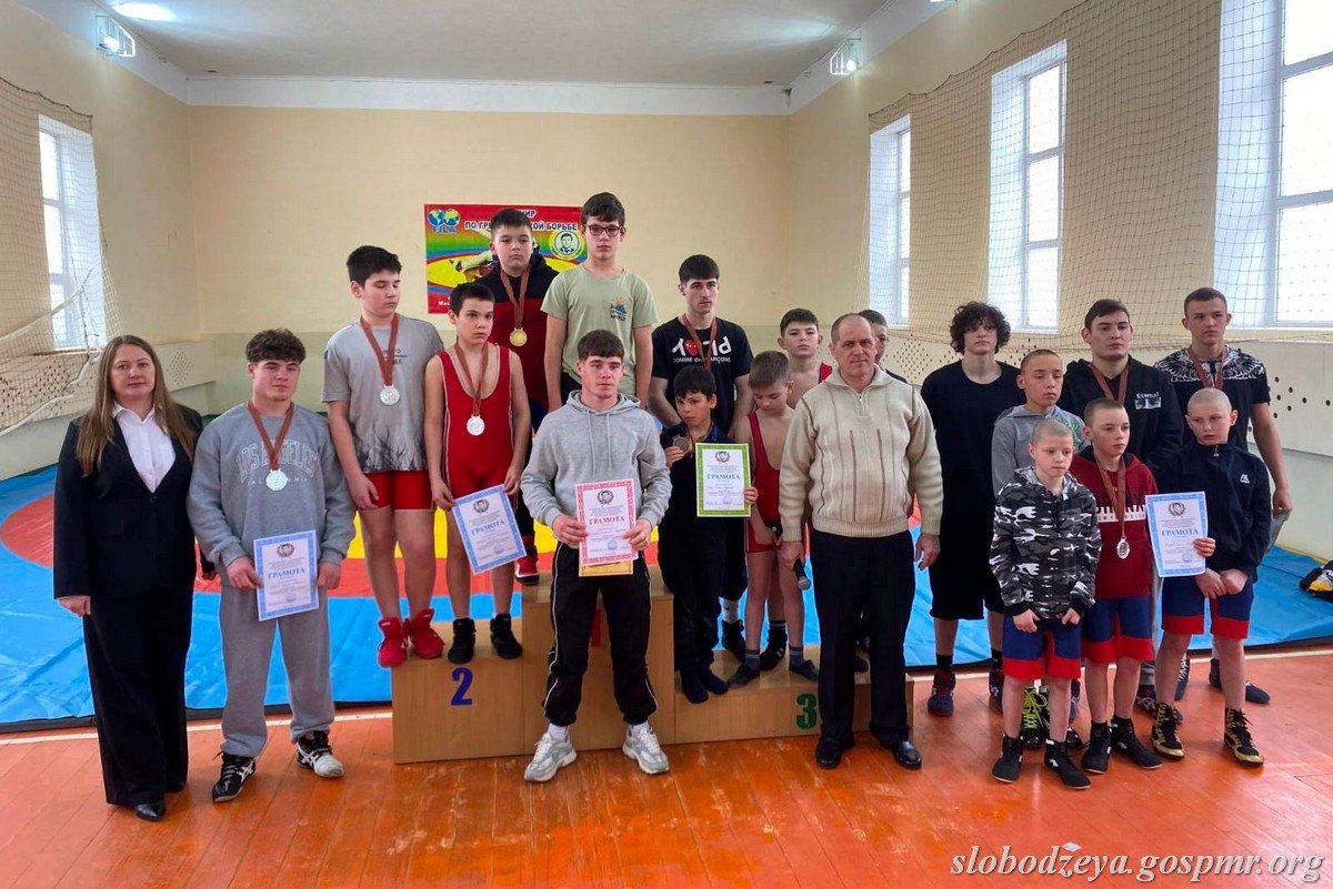 Более 100 спортсменов приняли участие в республиканском турнире по греко-римской борьбе памяти Василия Забзалюка Более 100 спортсменов приняли участие в республиканском турнире по греко-римской борьбе памяти Василия Забзалюка