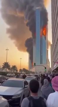 В Бахрейне загорелся небоскрёб после попадания иранской ракеты, — СМИ