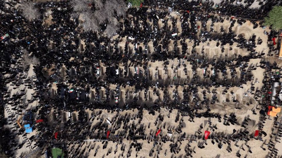 Похороны иранских детей убитых коалицией Эпштейна в Минабе Похороны иранских детей убитых коалицией Эпштейна в Минабе