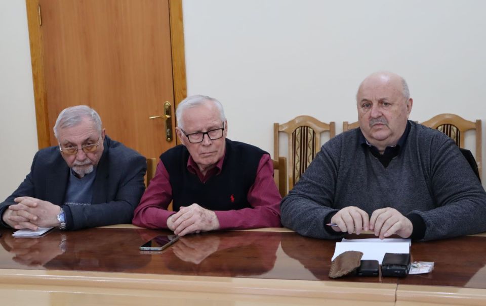 Глава столичной администрации Илона Тюряева и Председатель горсовета Андрей Волкович провели встречу с представителями общественных организаций Тирасполя Глава столичной администрации Илона Тюряева и Председатель горсовета Андрей Волкович провели встречу с представителями общественных организаций Тирасполя
