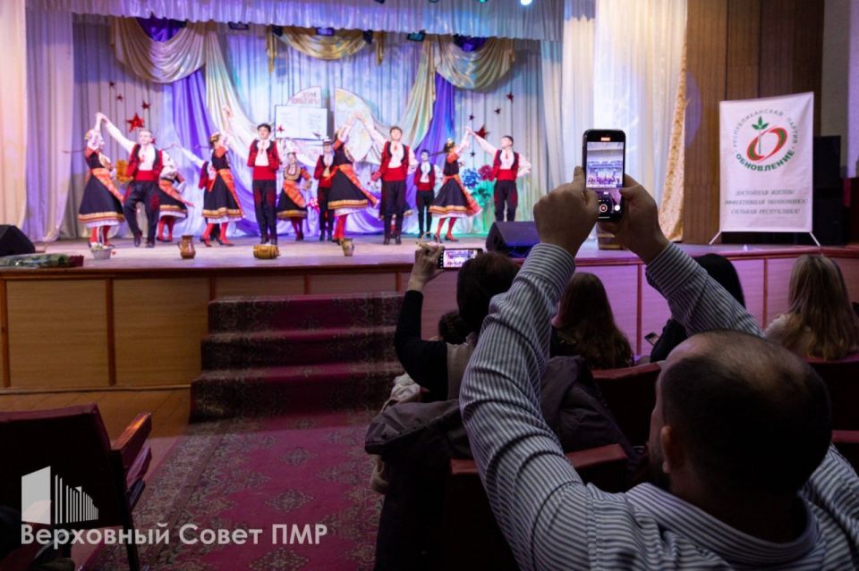В Парканах состоялась торжественная церемония награждения призёров международного конкурса «Вместе в XXI веке» В Парканах состоялась торжественная церемония награждения призёров международного конкурса «Вместе в XXI веке»