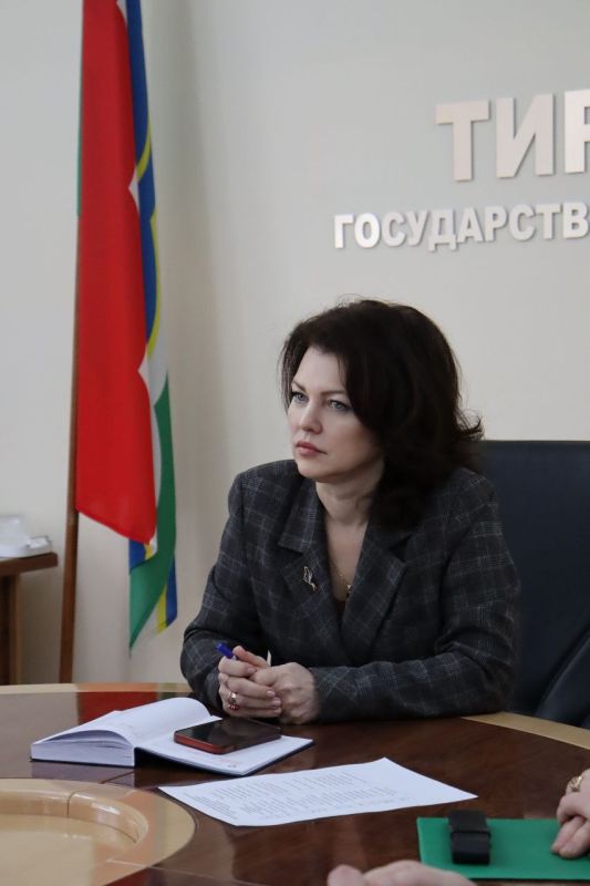 Глава столичной администрации Илона Тюряева и Председатель горсовета Андрей Волкович провели встречу с представителями общественных организаций Тирасполя Глава столичной администрации Илона Тюряева и Председатель горсовета Андрей Волкович провели встречу с представителями общественных организаций Тирасполя