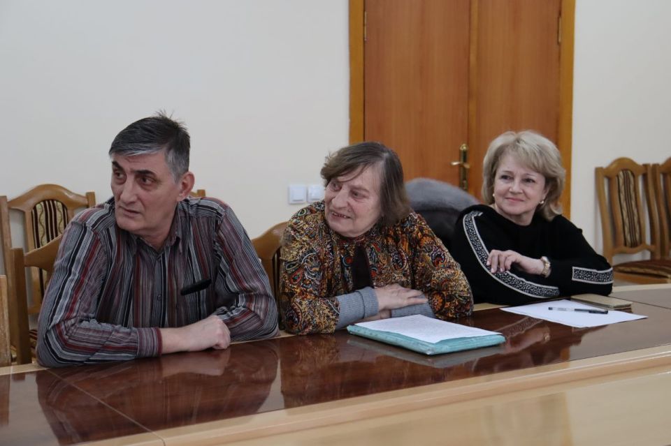 Глава столичной администрации Илона Тюряева и Председатель горсовета Андрей Волкович провели встречу с представителями общественных организаций Тирасполя Глава столичной администрации Илона Тюряева и Председатель горсовета Андрей Волкович провели встречу с представителями общественных организаций Тирасполя