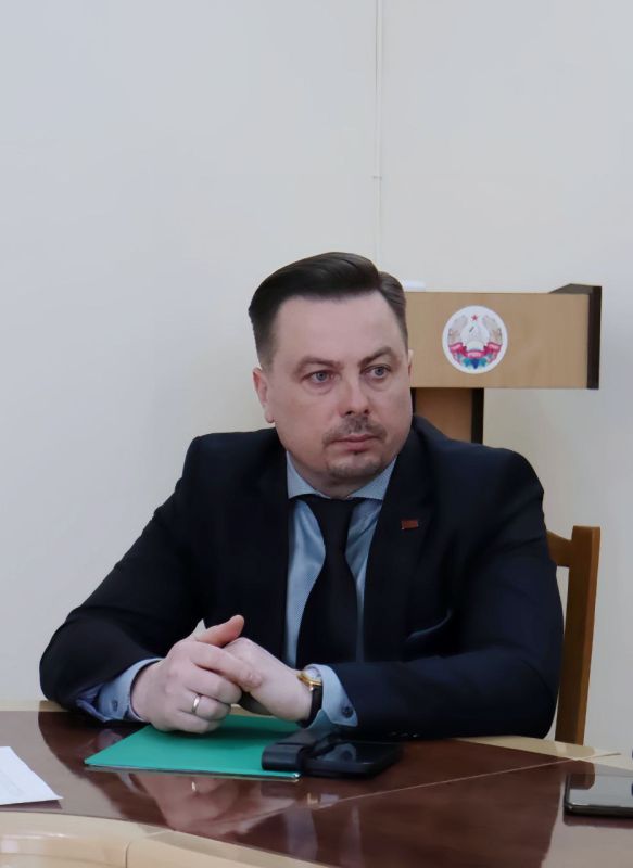 Глава столичной администрации Илона Тюряева и Председатель горсовета Андрей Волкович провели встречу с представителями общественных организаций Тирасполя Глава столичной администрации Илона Тюряева и Председатель горсовета Андрей Волкович провели встречу с представителями общественных организаций Тирасполя