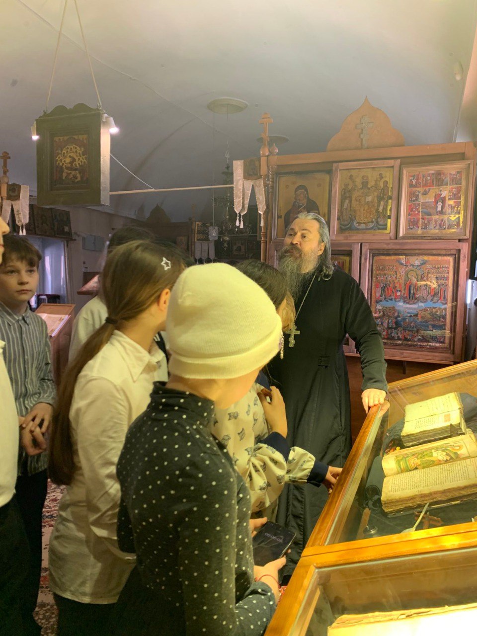 Путешествие в мир знаний и открытий Путешествие в мир знаний и открытий